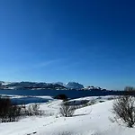Family With Views Of Donnamannen Mountain Dom wakacyjny