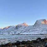Family With Views Of Donnamannen Mountain Donnes