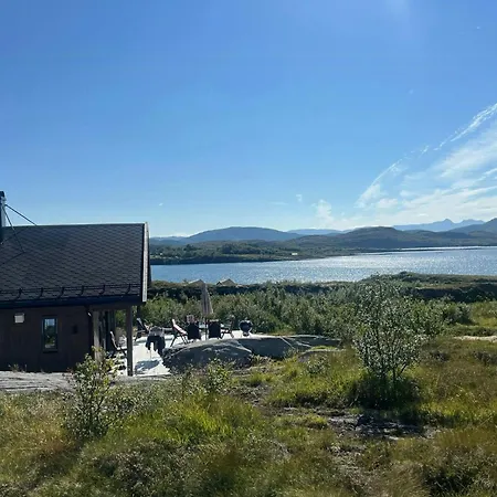 Family With Views Of Donnamannen Mountain Ferienhaus