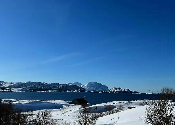 Family With Views Of Donnamannen Mountain Ferienhaus