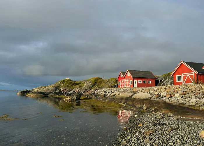 Family With Views Of Donnamannen Mountain Donnes