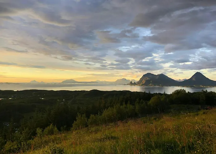 Family With Views Of Donnamannen Mountain * Donnes