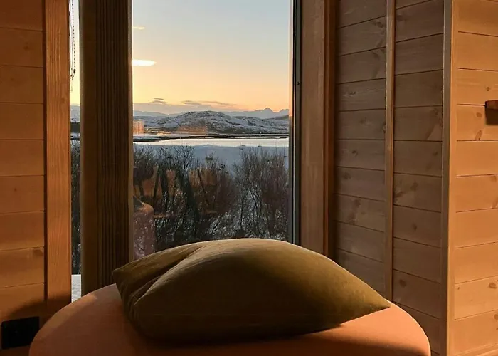 Family With Views Of Donnamannen Mountain Ferienhaus