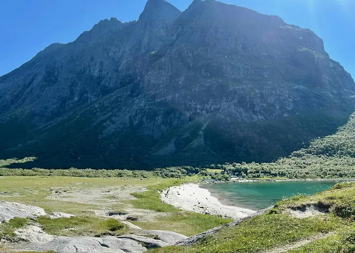 Vakantiehuis Family With Views Of Donnamannen Mountain *