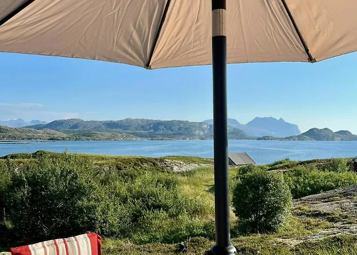 Family With Views Of Donnamannen Mountain Ferienhaus