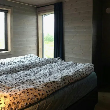 Family With Views Of Donnamannen Mountain Dom wakacyjny Donnes