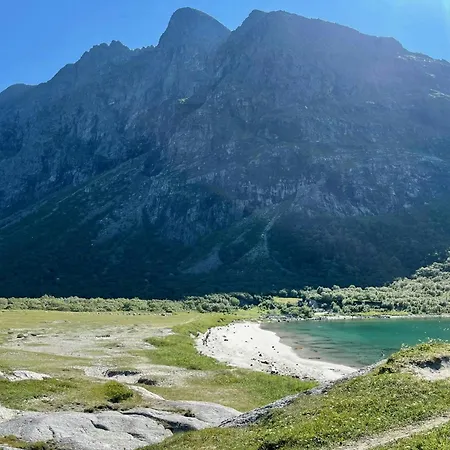 Dom wakacyjny Family With Views Of Donnamannen Mountain *